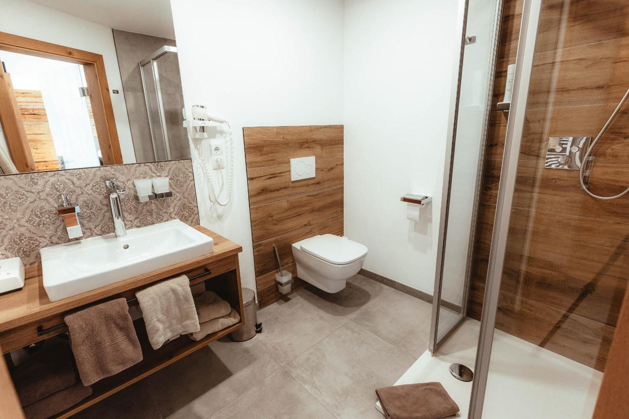דורפגשטיין Hotel Gasthof Walcher מראה חיצוני תמונה